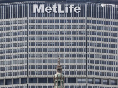 metlife-manhattan-skyscraper-building-tower-new-york-city